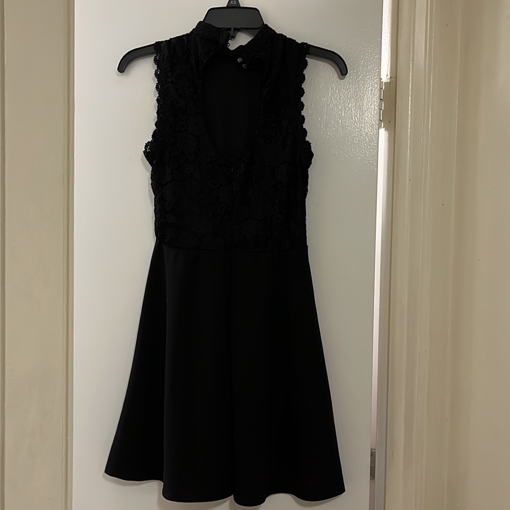 Little Black Dress (with keyhole back). - Picture 5 of 5